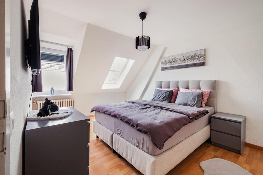 Charmante Wohnung An Beliebter, Urbaner Lage Zürich Buitenkant foto