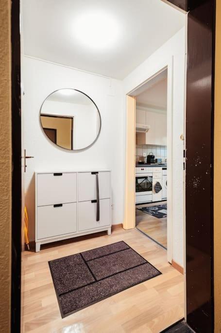 Charmante Wohnung An Beliebter, Urbaner Lage Zürich Buitenkant foto