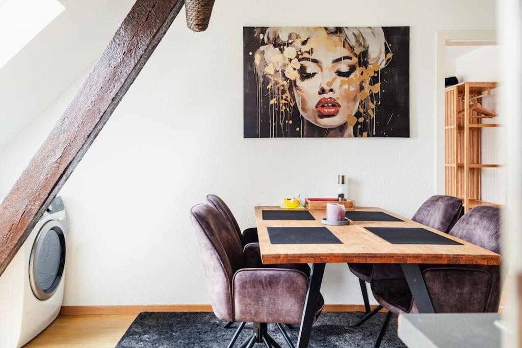 Charmante Wohnung An Beliebter, Urbaner Lage Zürich Buitenkant foto