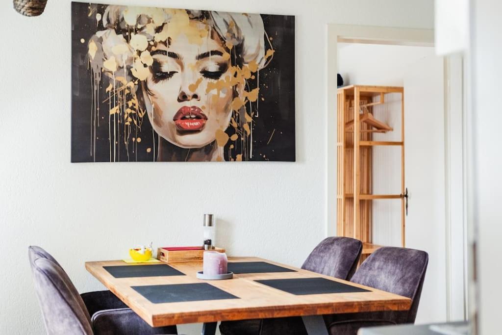 Charmante Wohnung An Beliebter, Urbaner Lage Zürich Buitenkant foto
